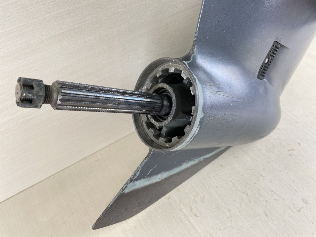 6H3-45300-17-8D Yamaha 1984-2009 20" Long Lower Unit Gear Case 60 70 HP