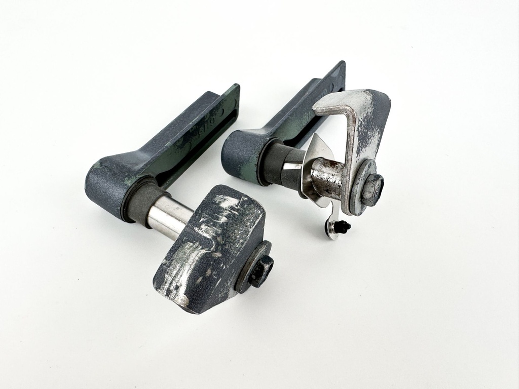 2003 Yamaha 70 HP 2 Stroke Outboard Latch Handle Set 6H3-42817-01-4D OEM