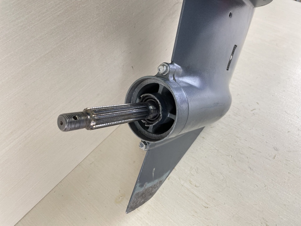 00-08 Yamaha 40HP 4 Stroke Outboard 20" Long Lower Unit Gear Case RH 67C-45300-10-4D