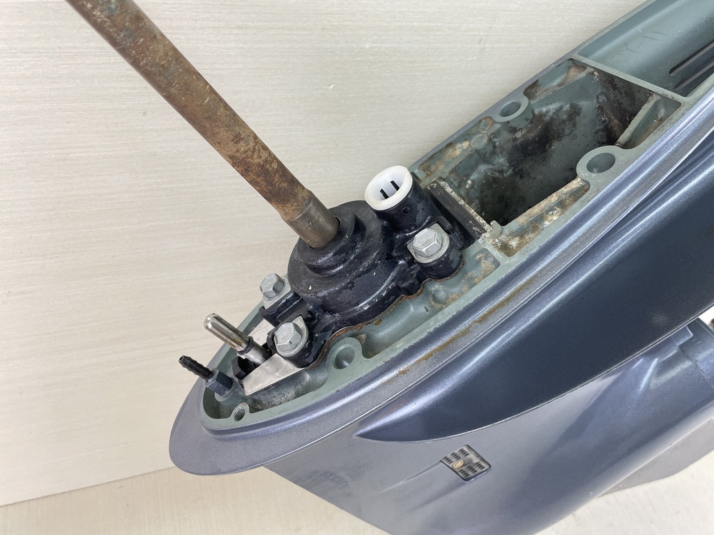 62Y-45300-53-8D Yamaha 1995-2000 4 Stroke Outboard 20" Lower Unit Gear Case 50HP