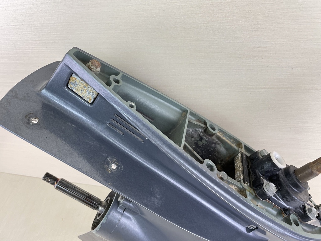 62Y-45300-53-8D Yamaha 1995-2000 4 Stroke Outboard 20" Lower Unit Gear Case 50HP