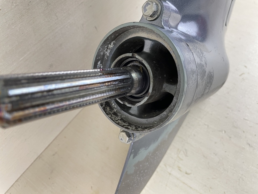 62Y-45300-53-8D Yamaha 1995-2000 4 Stroke Outboard 20" Lower Unit Gear Case 50HP