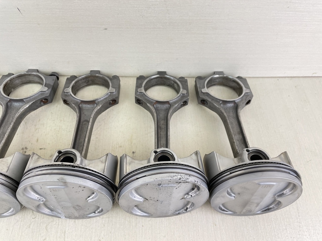 2002-2005 Yamaha 200 225 HP 4 Stroke Outboard Piston & Connecting Rod 69J-11631-00-B0