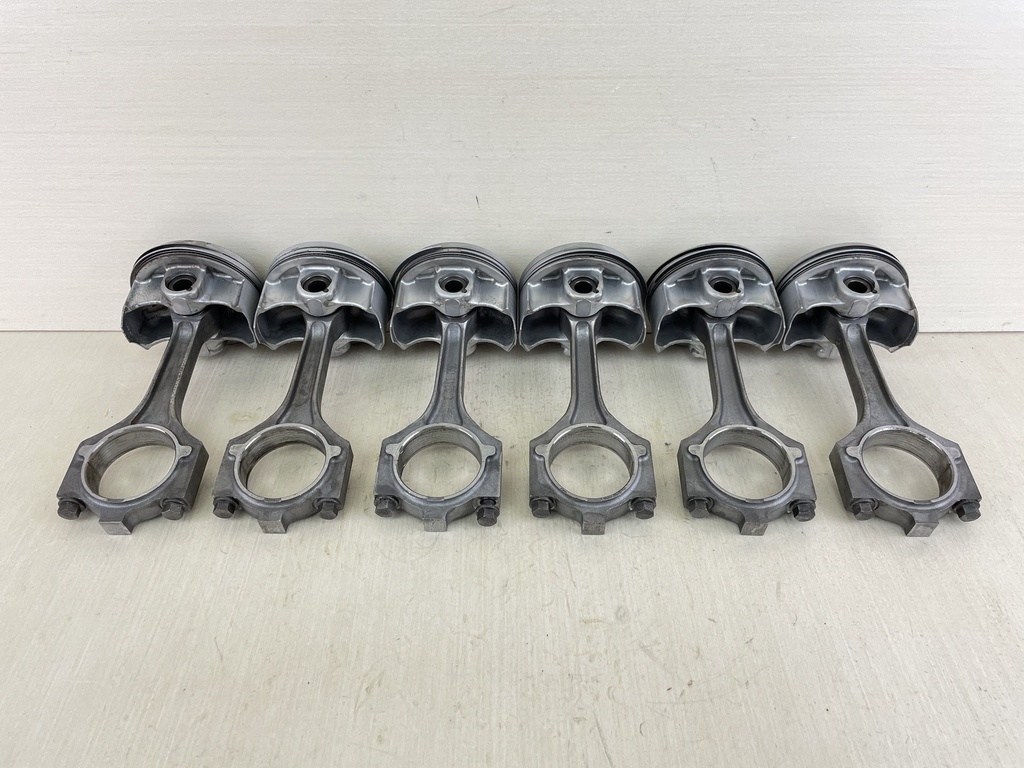 2002-2005 Yamaha 200 225 HP 4 Stroke Outboard Piston & Connecting Rod 69J-11631-00-B0