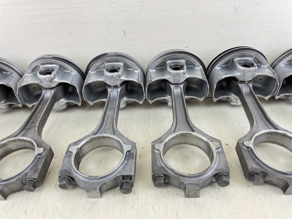 2002-2005 Yamaha 200 225 HP 4 Stroke Outboard Piston & Connecting Rod 69J-11631-00-B0