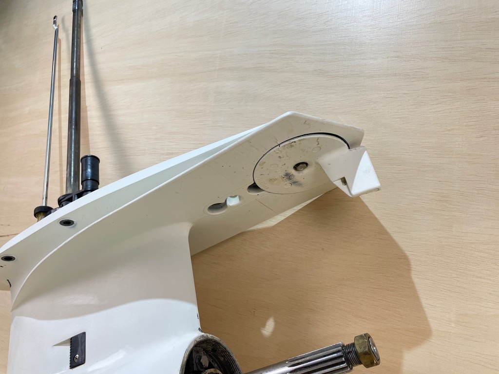 Johnson Evinrude 130HP 25" Lower Unit Gear Case 5009318