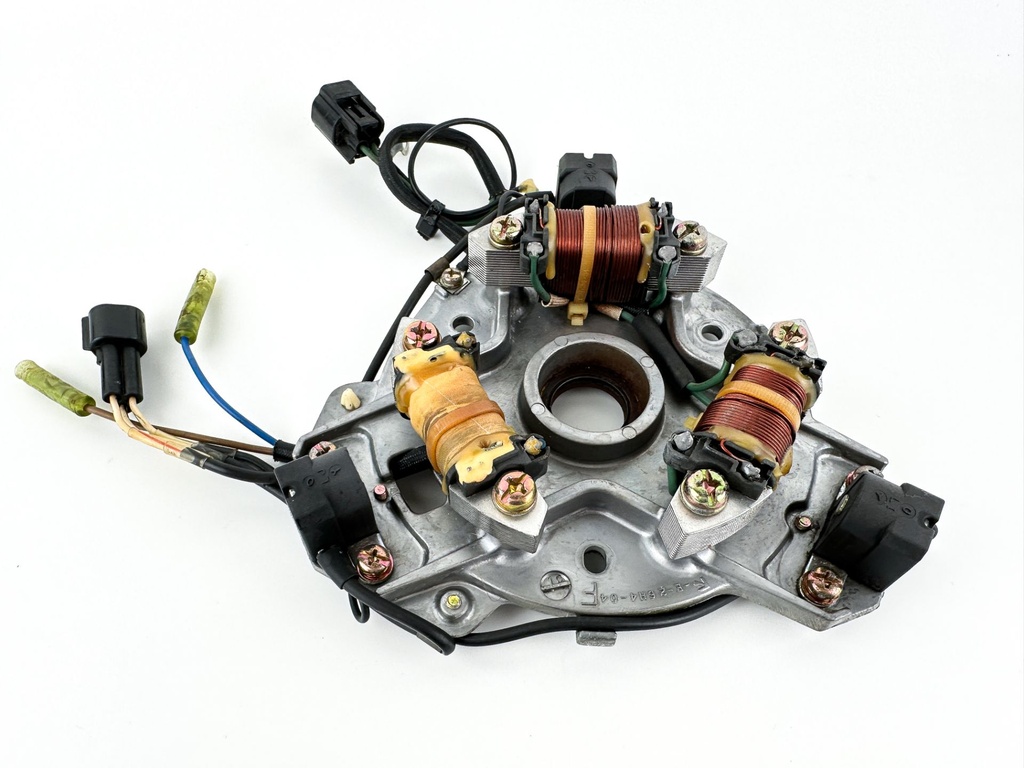 2002 Yamaha 50 HP 2 Stroke Outboard Coil Pulser Base Assembly 63D-85560-10-00 OEM