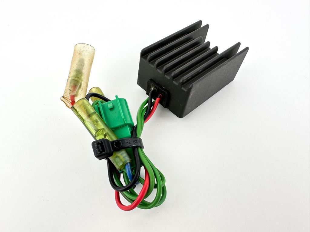2002 Yamaha 50 HP 2 Stroke Outboard Rectifier & Regulator 6H2-81960-10-00 OEM