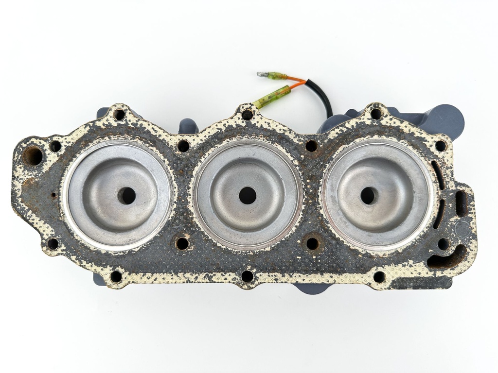 2002 Yamaha 50 HP 2 Stroke Outboard Cylinder Head 63D-11111-00-1S OEM