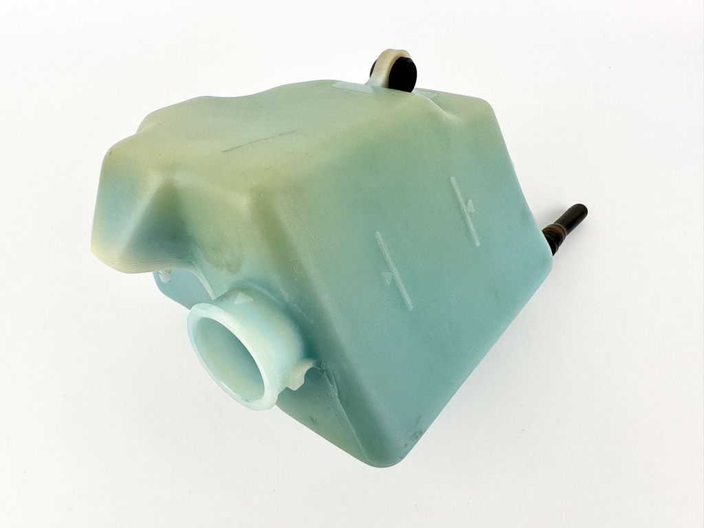 1997 Yamaha 130 HP 2 Stroke Outboard Oil Tank 6E5-21750-05-00 OEM