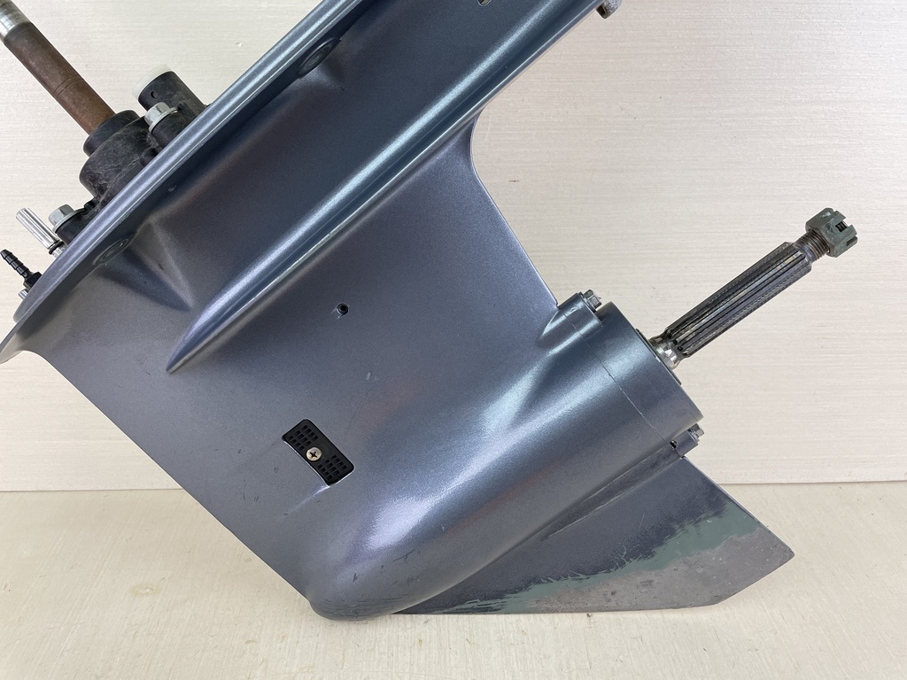 2006 Yamaha 60HP Outboard 20" Long Lower Unit Gear Case RH 69W-45300-00-4D