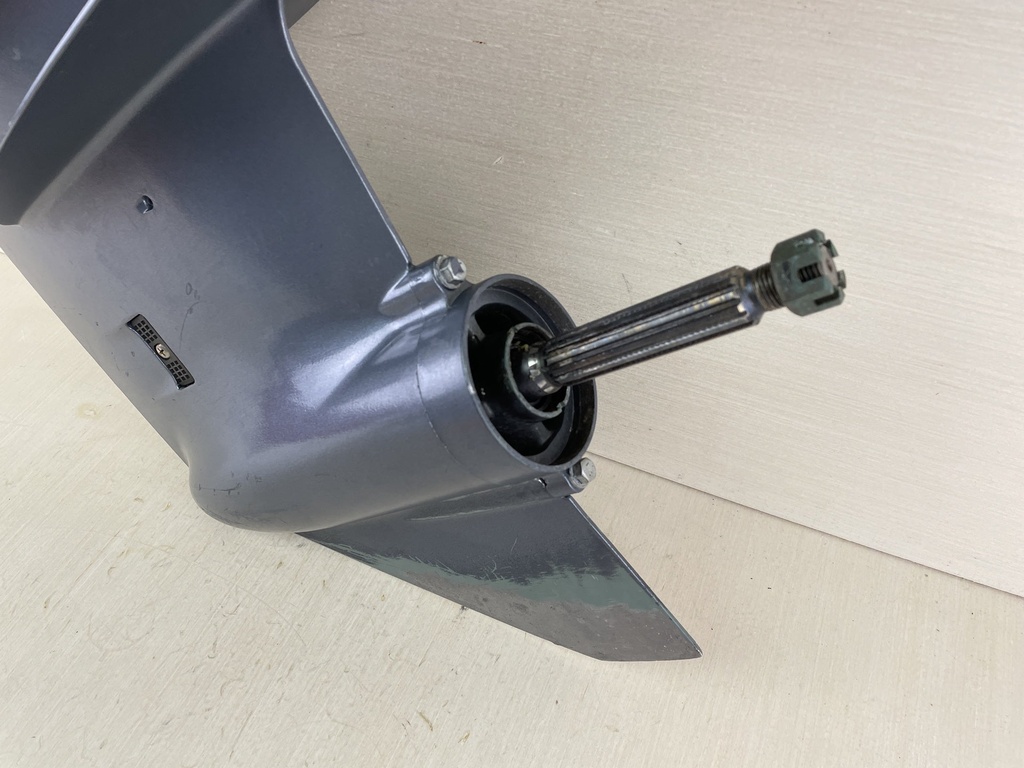 2006 Yamaha 60HP Outboard 20" Long Lower Unit Gear Case RH 69W-45300-00-4D