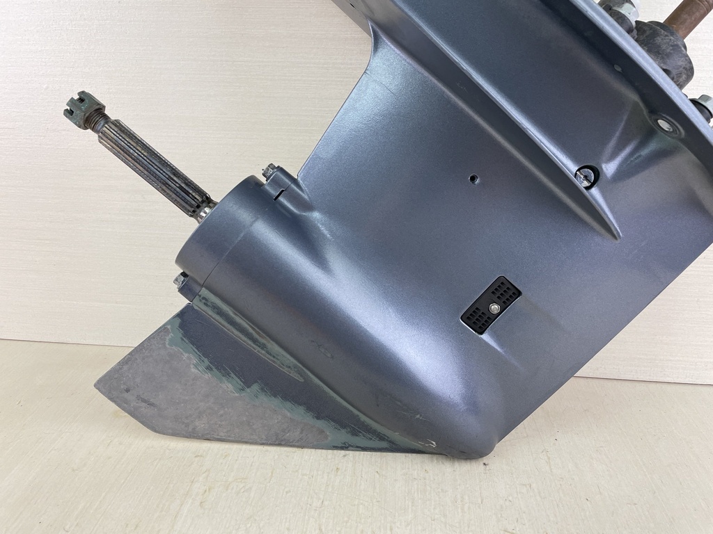 2006 Yamaha 60HP Outboard 20" Long Lower Unit Gear Case RH 69W-45300-00-4D