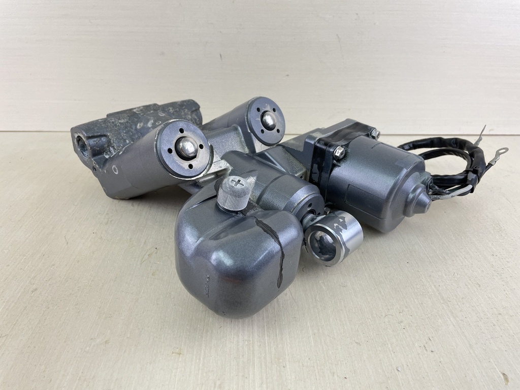 Yamaha 115HP 4 Stroke Outboard Power Trim & Tilt Unit Assembly 68V-43800-02-4D