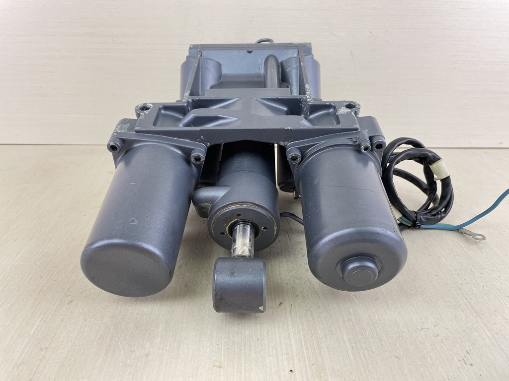 02-18 Yamaha 200 225 250 300 HP 4 Stroke Outboard Power Trim Tilt Unit 69J-43800-00-4D