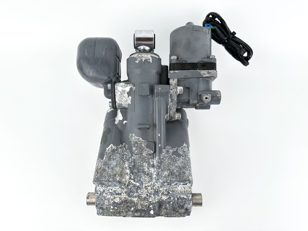 2001 Honda 130 HP 4 Stroke Outboard Power Trim Tilt Unit 56000-ZW1-713 - Parts