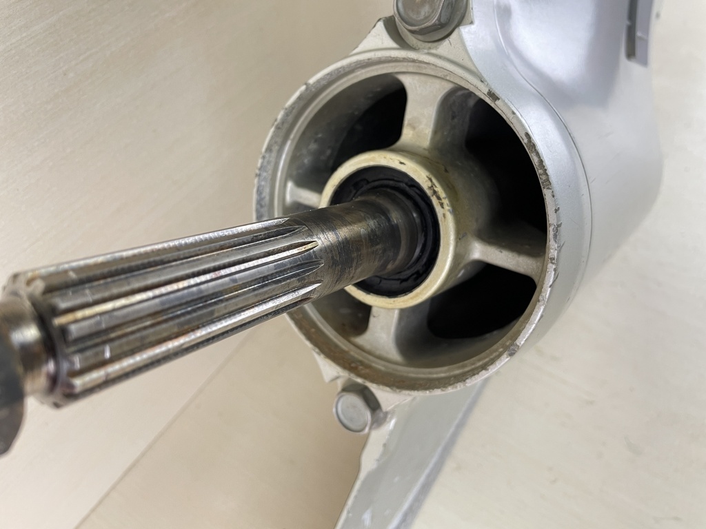 2005 Honda 225HP 4 Stroke Outboard 25" XL Lower Unit Gear Case Counter Rotation LH