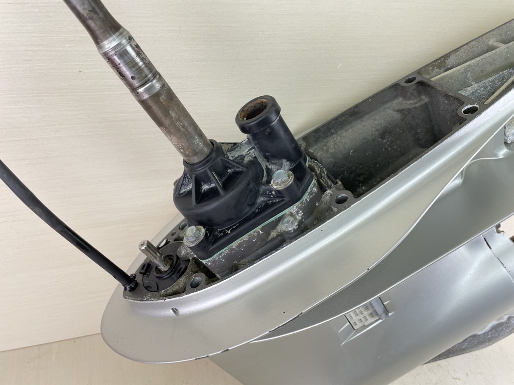 2005 Honda 225HP 4 Stroke Outboard 25" XL Lower Unit Gear Case Counter Rotation LH