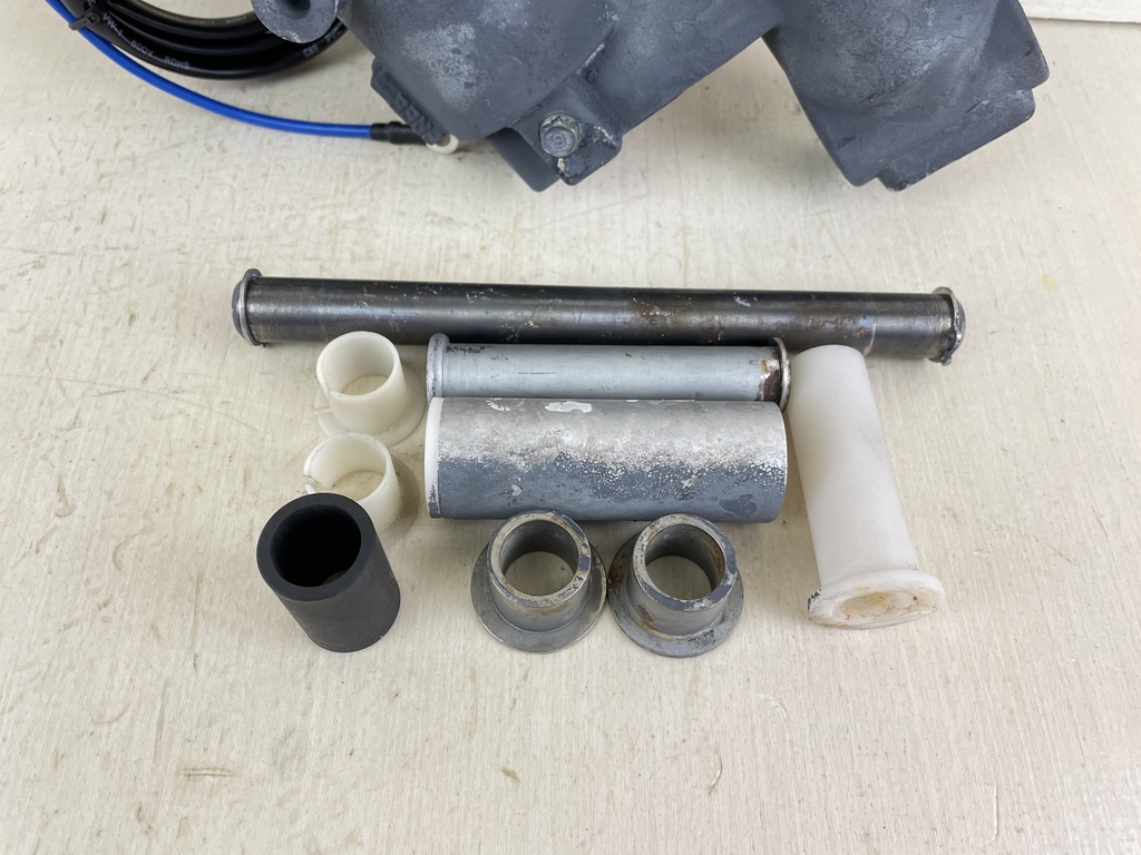 2016 Yamaha 90HP 4 Stroke Outboard Power Trim Tilt Unit 6D8-43800-12-8D