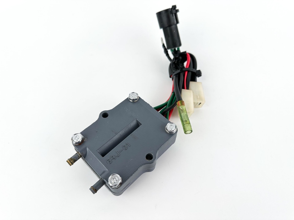 2005 Yamaha 200 HP 2 Stroke Outboard Rectifier & Regulator 67H-81960-01-00 OEM