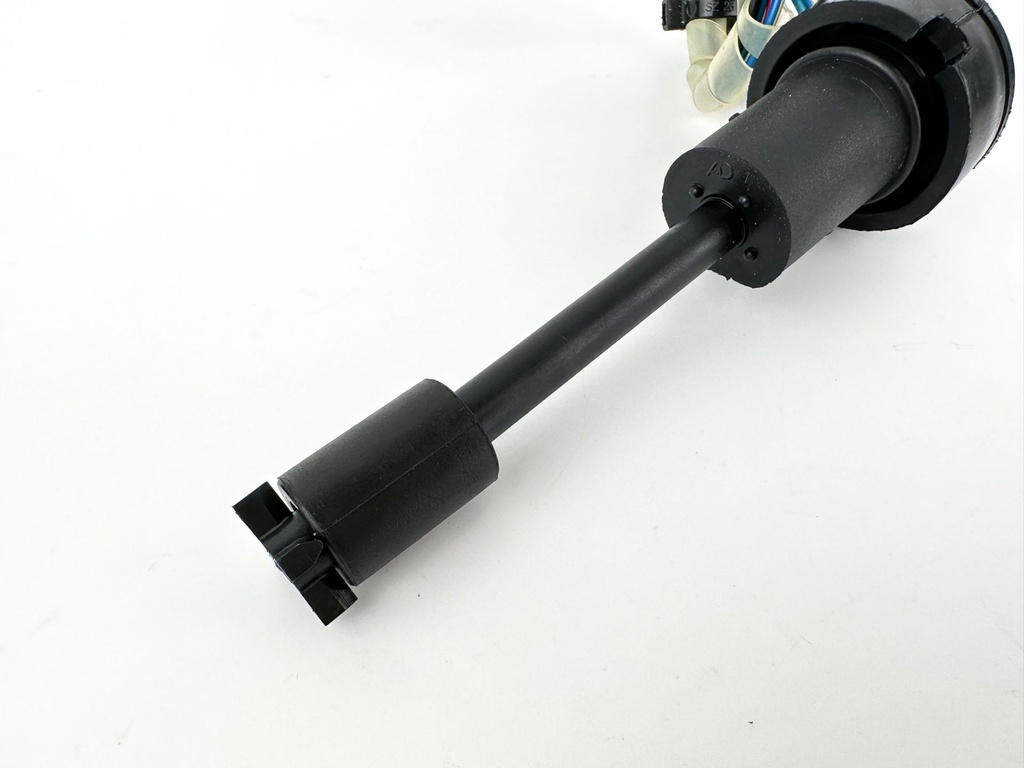 2005 Yamaha 200 HP 2 Stroke Outboard Oil Level Sensor 67H-85730-01-00 OEM