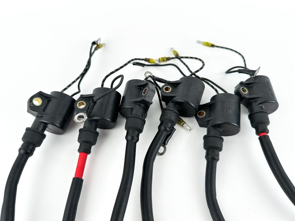 2005 Yamaha 200 HP 2 Stroke Outboard Ignition Coil Set 61A-85570-00-00 OEM