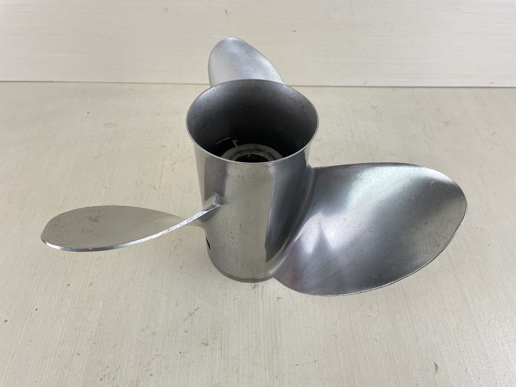Mercury Mercruiser 48-16992A45 LASII 13.50X22 RH Stainless Steel Propeller