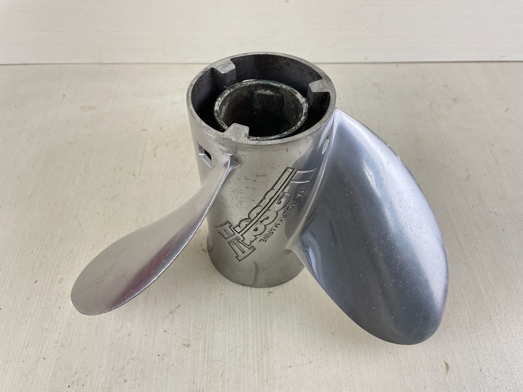 Mercury Mercruiser 48-16992A45 LASII 13.50X22 RH Stainless Steel Propeller