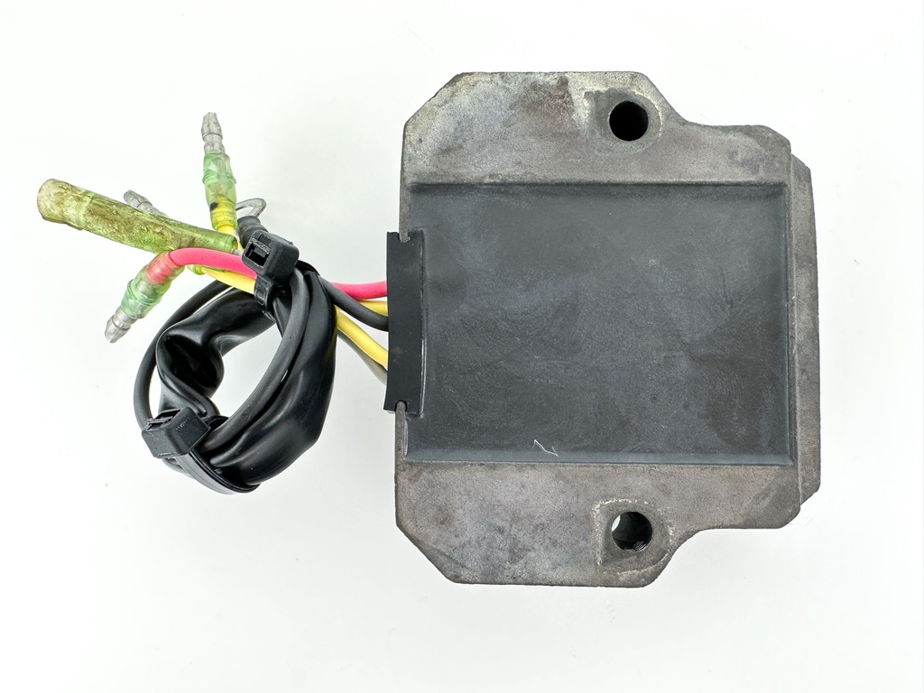 2005 Yamaha 25 HP 4 Stroke Outboard Rectifier & Regulator 65W-81960-10-00 OEM