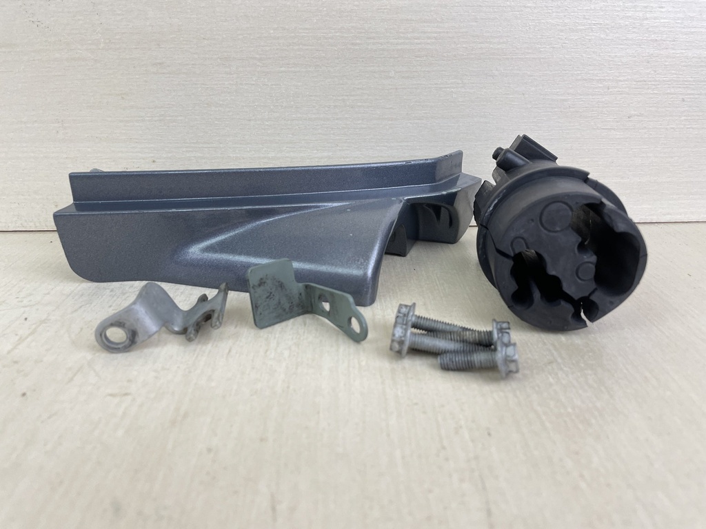 2003 Yamaha 225HP 4 Stroke Outboard Control Cable Cover Plate 69J-42738-01-5B