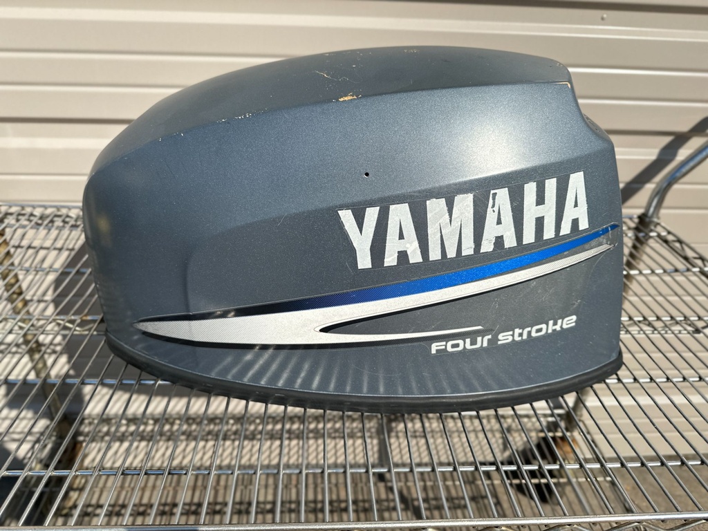 2005 Yamaha 25 HP 4 Stroke Outboard Top Cowling 65W-42610-20-4D OEM