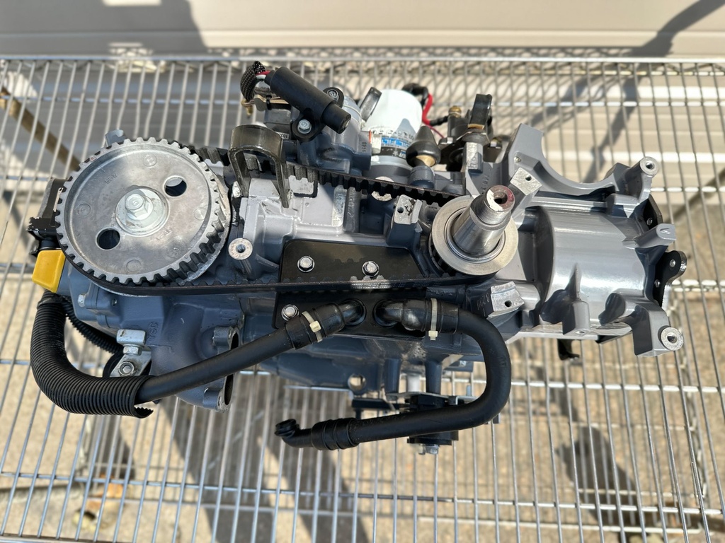 2005 Yamaha 25 HP 4 Stroke Outboard Powerhead 65W-W009B-12-1S OEM