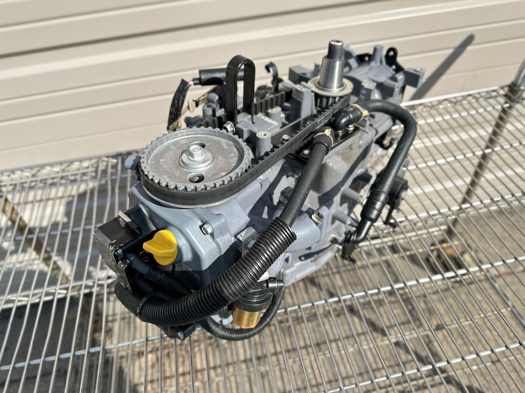2005 Yamaha 25 HP 4 Stroke Outboard Powerhead 65W-W009B-12-1S OEM