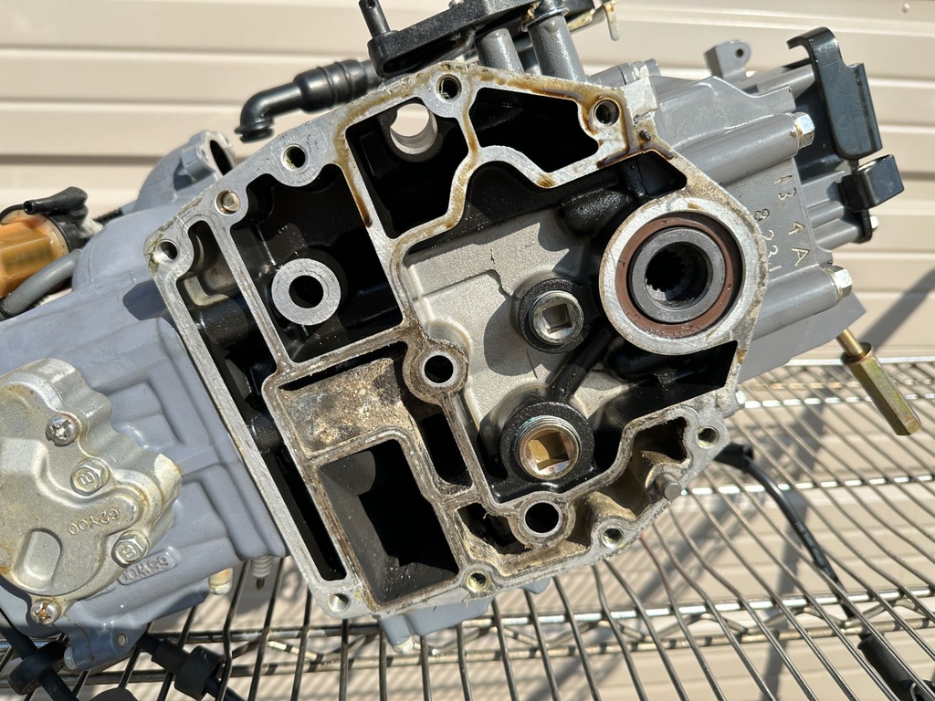 2005 Yamaha 25 HP 4 Stroke Outboard Powerhead 65W-W009B-12-1S OEM