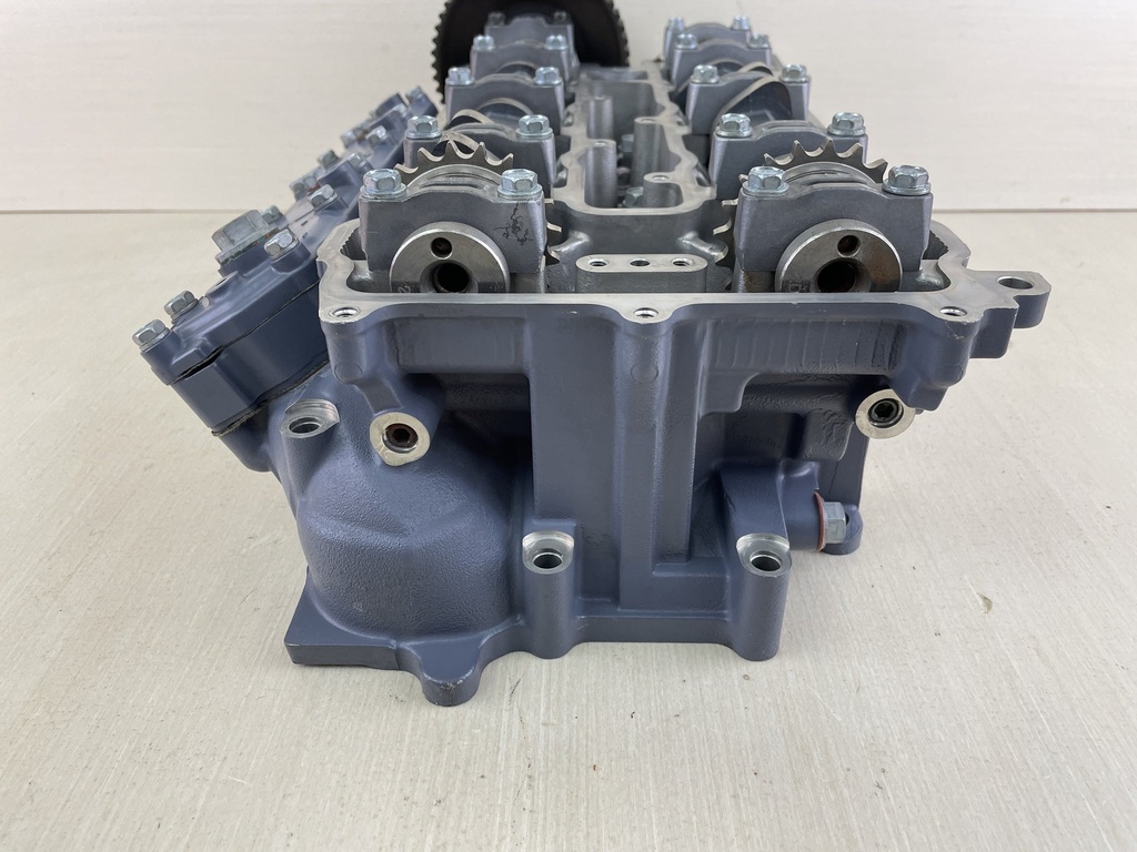 2003 Yamaha 200 225 HP 4 Stroke Outboard Cylinder Head Starboard 69J-W009A-01-1S