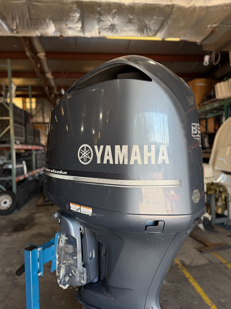 2012 Yamaha F350 350HP 4 Stroke Outboard Engine 30" Shaft W/ Controls