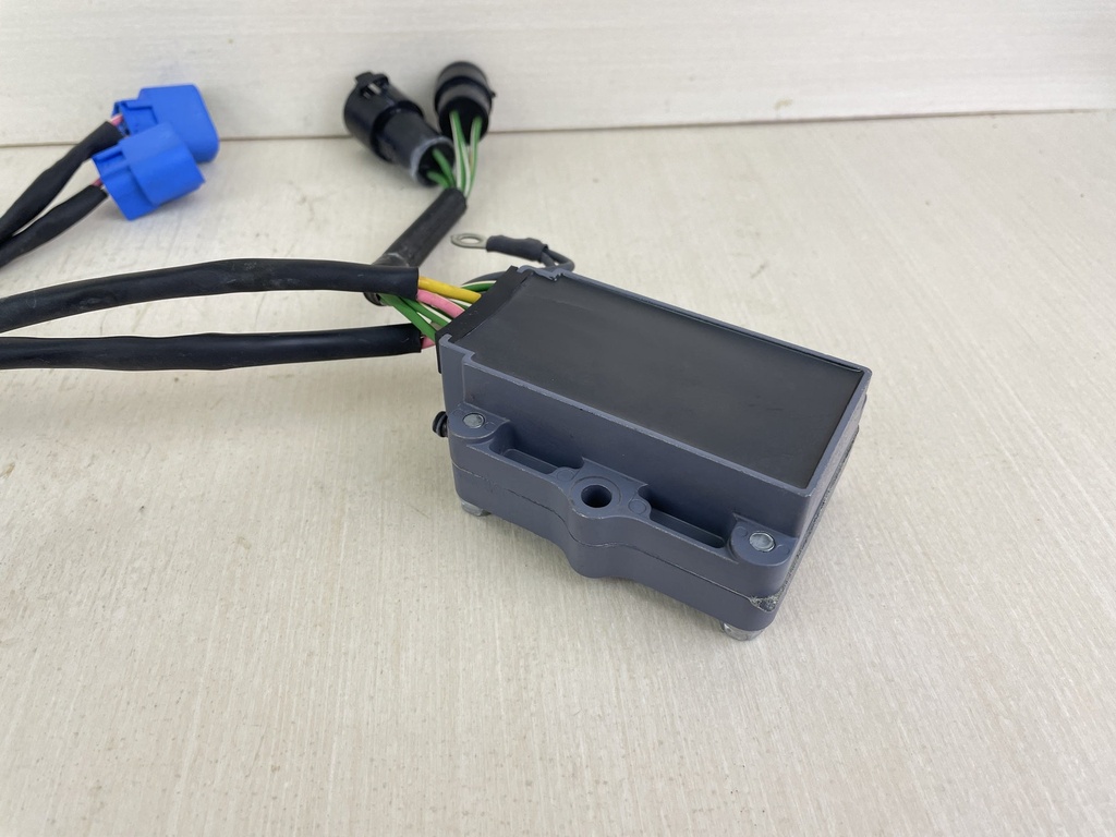 2003 Yamaha 200 225 HP 4 Stroke Outboard Rectifier & Regulator Assembly 69J-81960-10-00