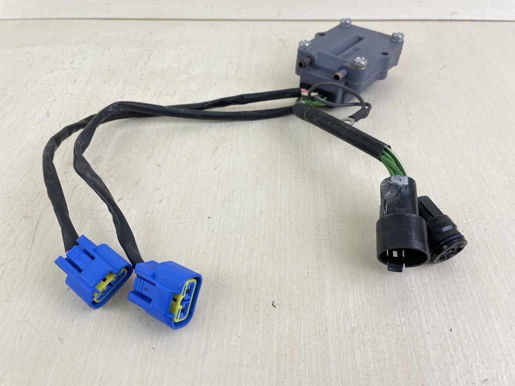 2003 Yamaha 200 225 HP 4 Stroke Outboard Rectifier & Regulator Assembly 69J-81960-10-00