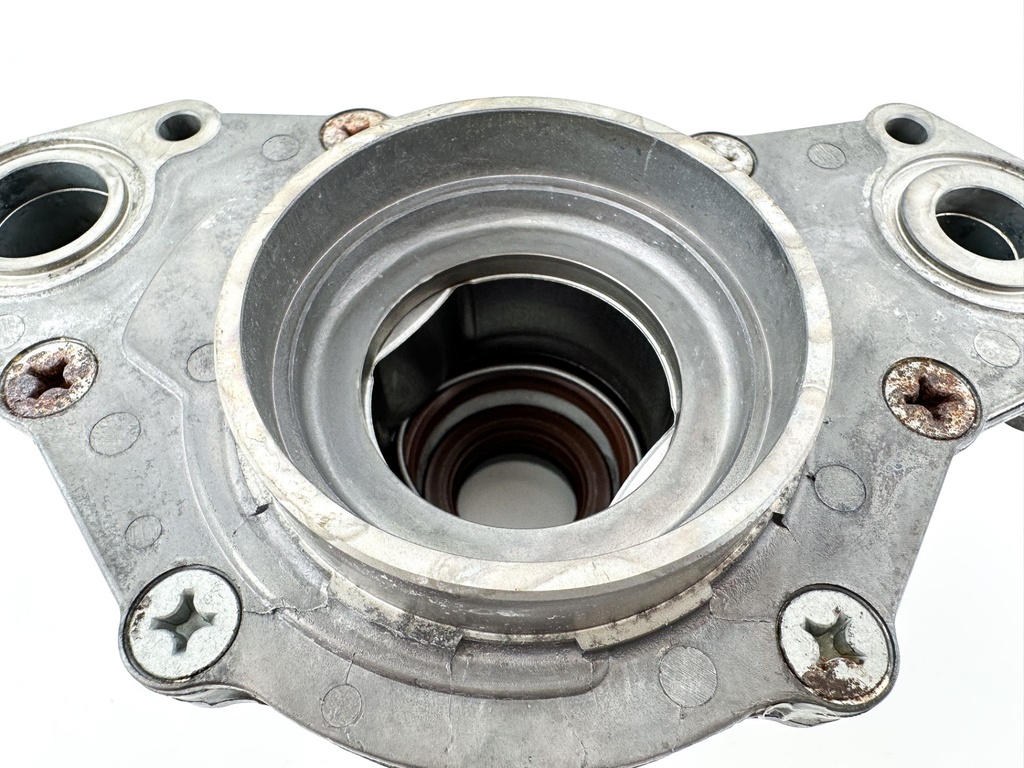 2020 Yamaha 150 HP 4 Stroke Outboard Oil Pump 63P-13300-02-00 OEM
