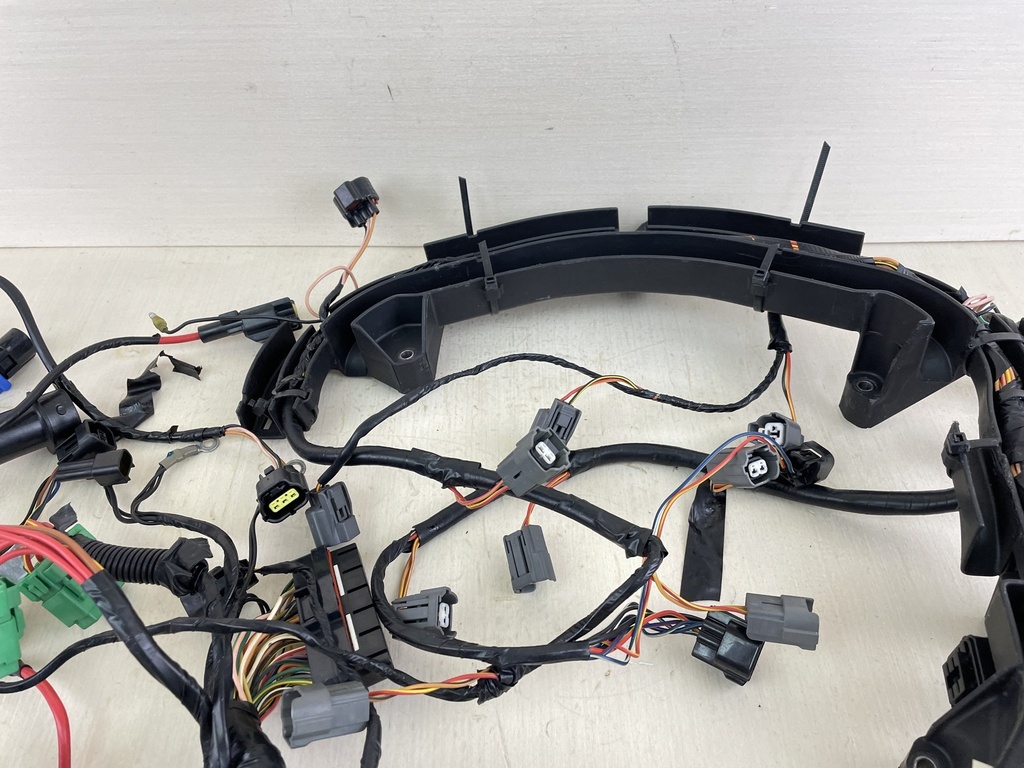 2003 Yamaha 225HP 4 Stroke Outboard Engine Wire Harness 69J-82590-30-00