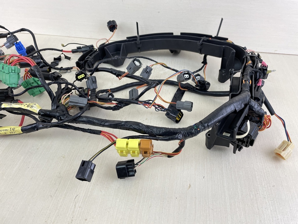 2003 Yamaha 225HP 4 Stroke Outboard Engine Wire Harness 69J-82590-30-00