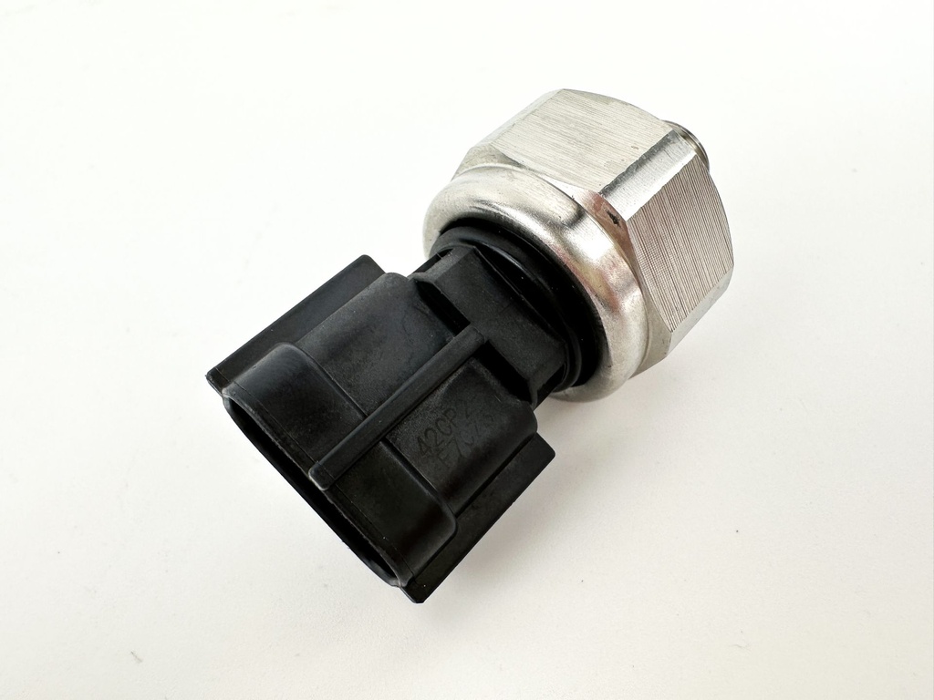 Yamaha 4 Stroke Outboard Oil Pressure Sender Sensor Unit 6AW-83651-00-00 - Tested