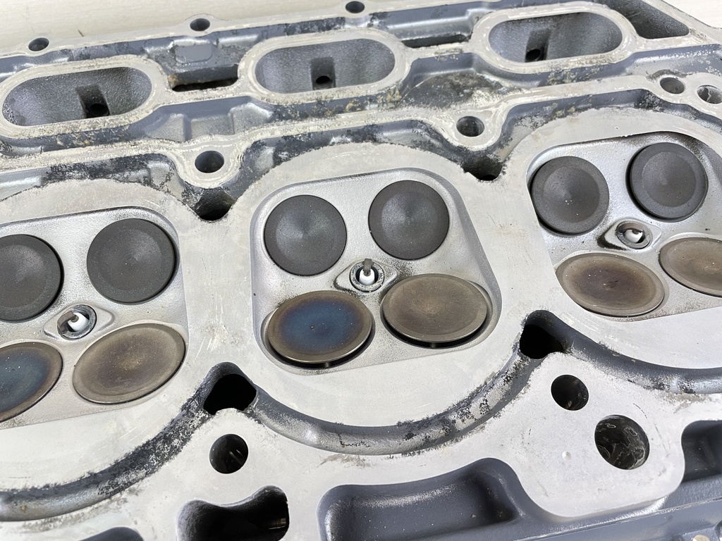 04-07 Yamaha 150HP 4 Stroke Outboard Cylinder Head Complete 63P-W009A-02-9S