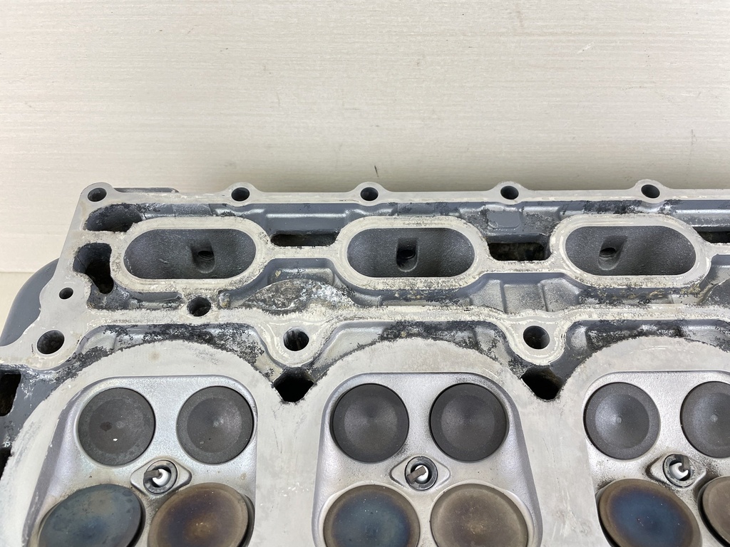 04-07 Yamaha 150HP 4 Stroke Outboard Cylinder Head Complete 63P-W009A-02-9S