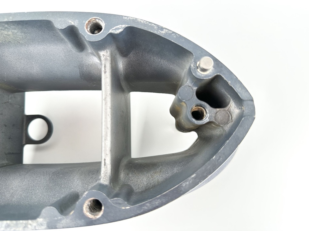 2017 Yamaha 150 HP 4 Stroke Outboard Midsection Extension / Spacer 63P-45211-00-8D OEM