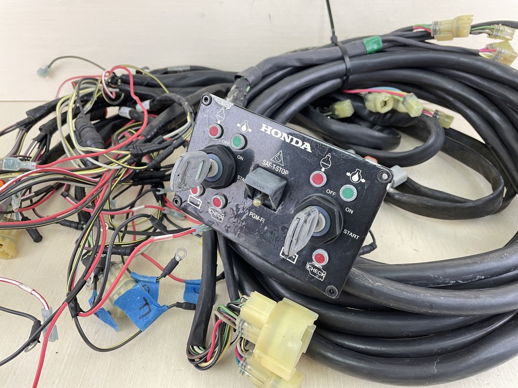 Honda Outboard Twin Engine Key Switch & Some Rigging