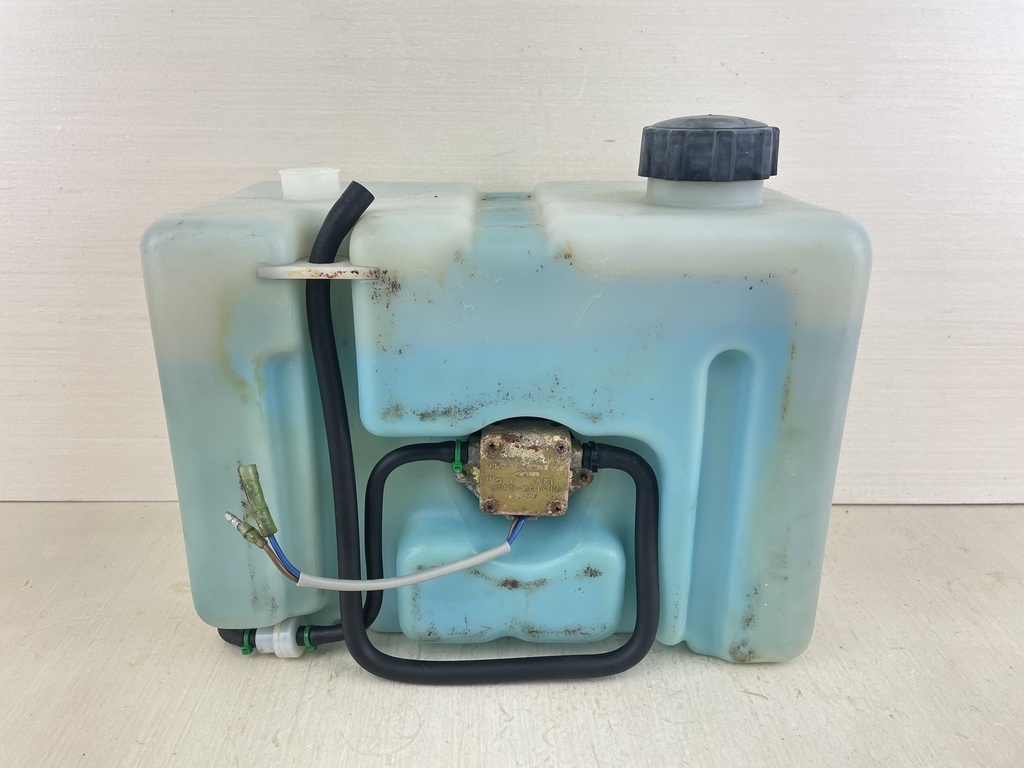 Yamaha Outboard Remote 2 Stroke Oil Tank Assembly With Pump 2.8 Gallons
