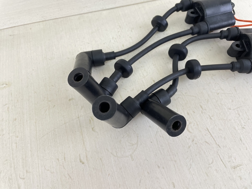 2002 Yamaha 60HP 4 Stroke Outboard Ignition Coil Set 62Y-85570-00-00  