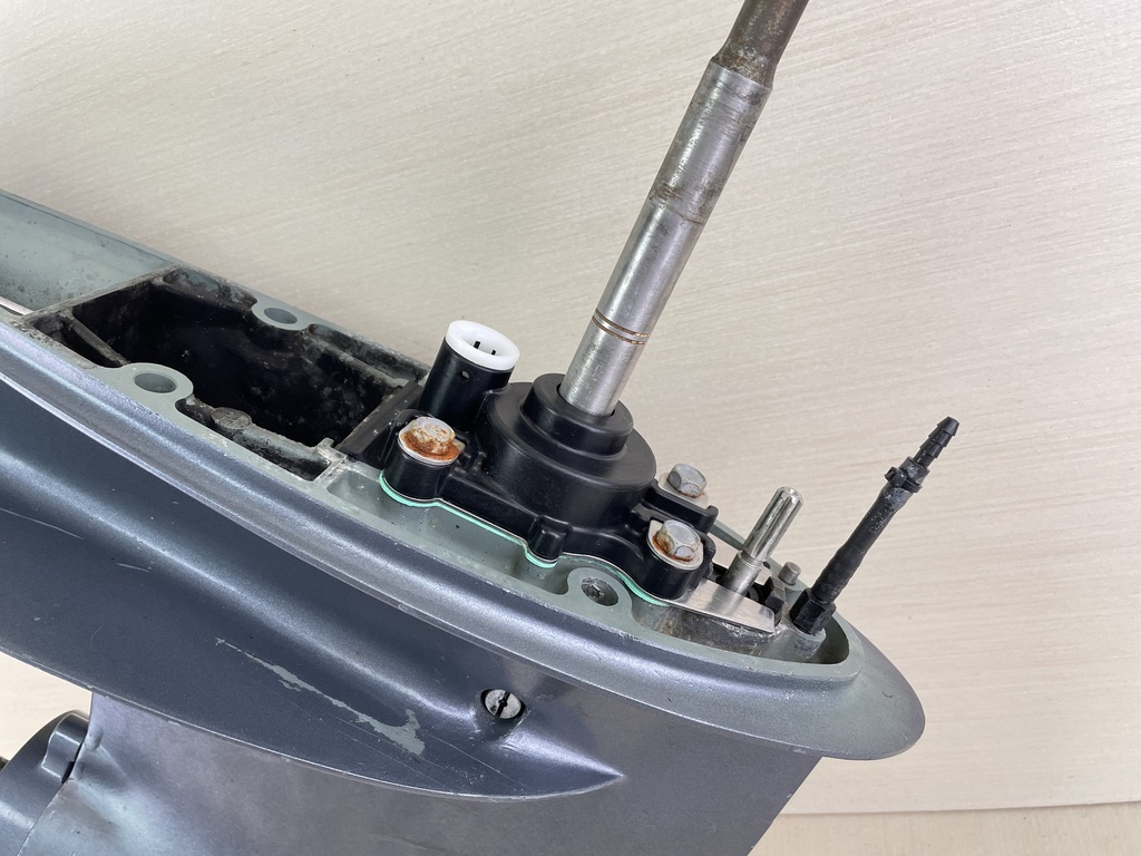 2002 Yamaha 60HP 4 Stroke Long Lower Unit Gear Case Assembly 69W-45300-00-4D  