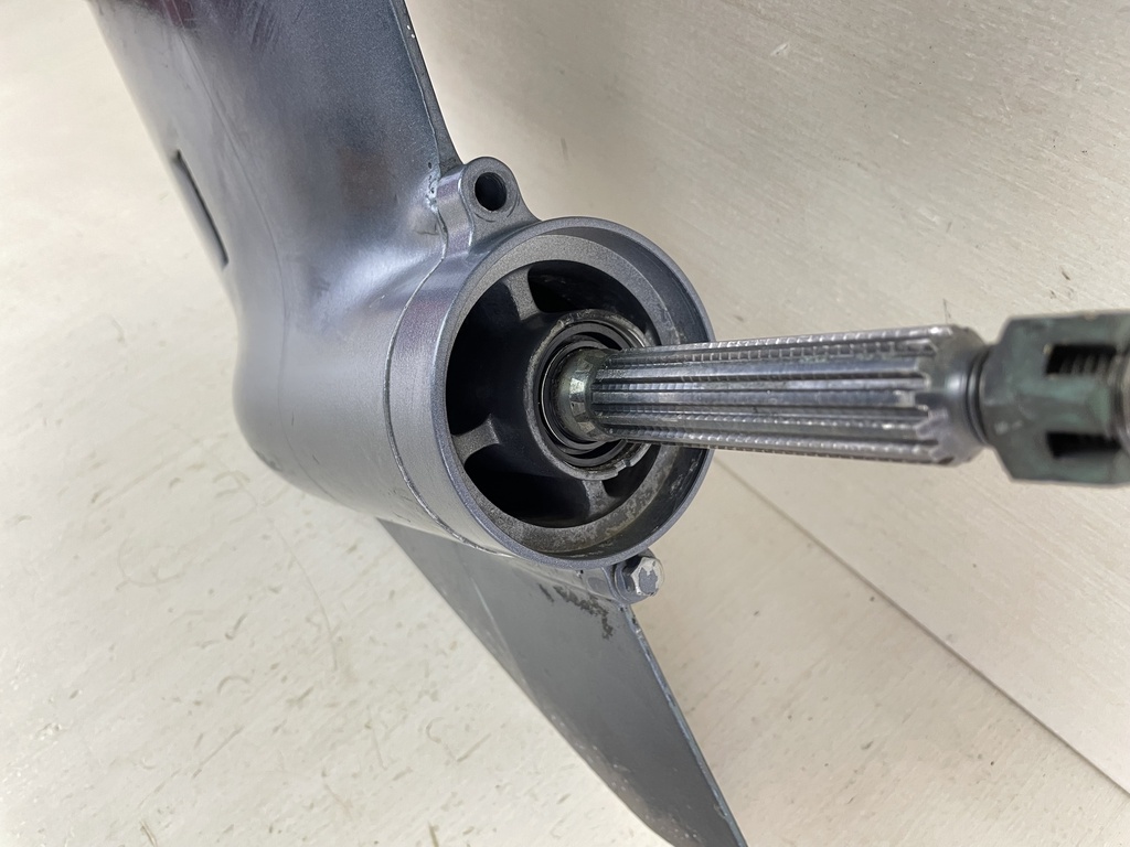 2002 Yamaha 60HP 4 Stroke Long Lower Unit Gear Case Assembly 69W-45300-00-4D  